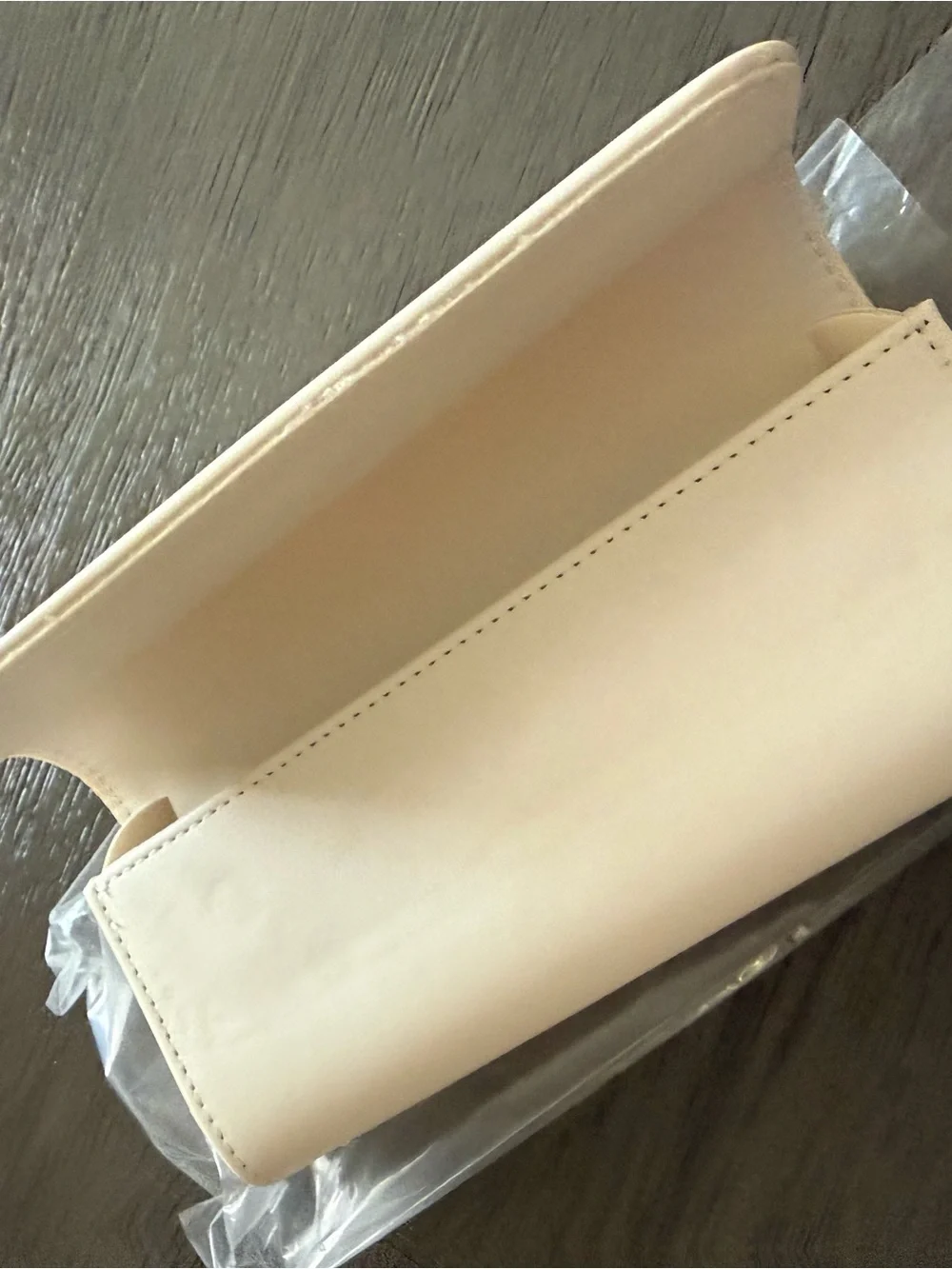 NIRA Cream Makeup Brush Case - Compact Travel Brush Holder
